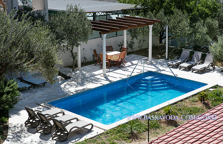 Apartments Gorki Staničić, Baška Voda - swimming pool