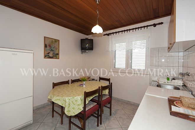 dinning room in apartments Mrak, Baska Voda