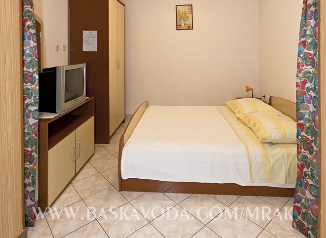 bedroom in apartment for two, Mrak, Baska Voda