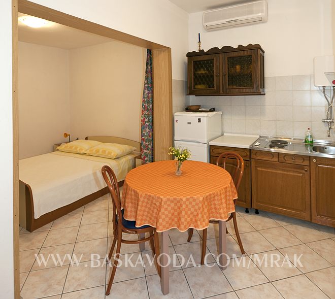 dinning table in apartment for 2 persons, Mrak, Baška Voda