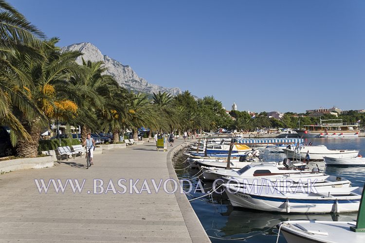 Promenade in Baška Voda