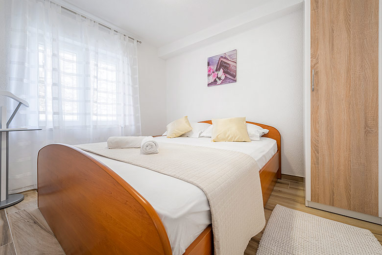 Apartments Roma, Baška Voda - bedroom