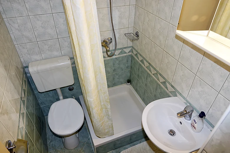 Apartments Roza, Baška Voda - bathroom