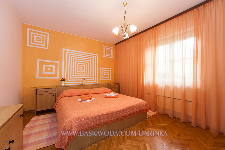 Baška Voda - apartments Darinka - large bedroom