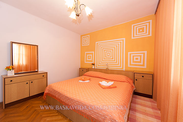 Baška Voda - apartments Darinka - first bedroom