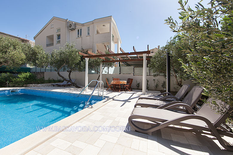 Apartments Gorki Staničić, Baška Voda - swimming pool