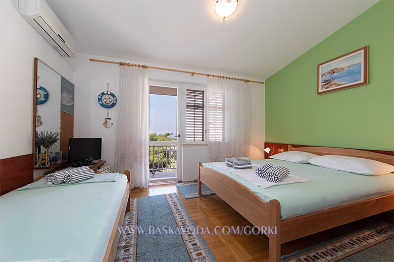 Apartments Gorki Staničić, Baška Voda - bedroom