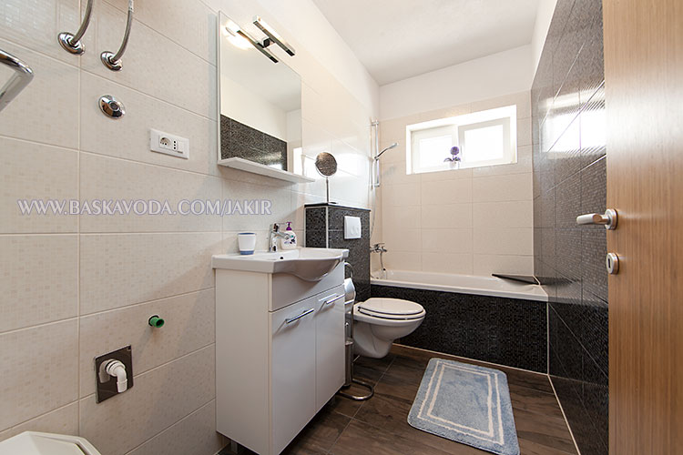 Apartments Jakir, Baška Voda - bathroom