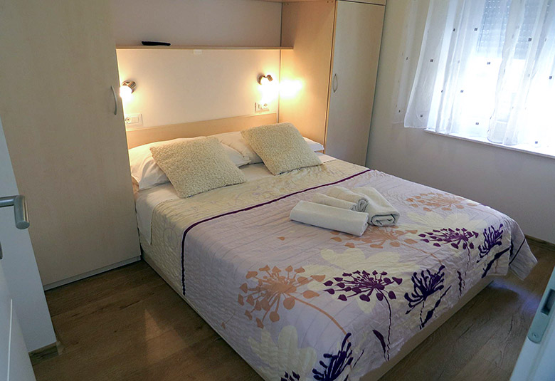 Apartments Jakir, Baška Voda - bedroom