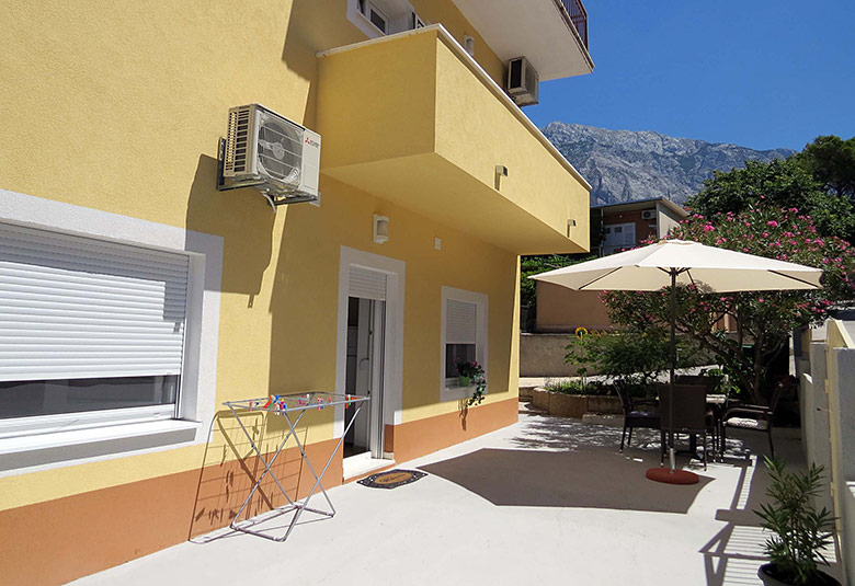 Apartments Jakir, Baška Voda - terrace