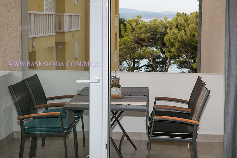 Apartments Maja, Baška Voda - balcony with sea view