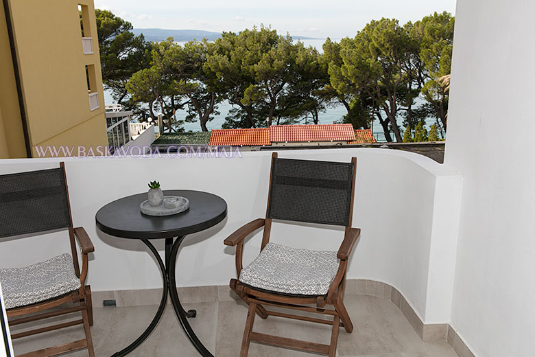 Apartments Maja, Baška Voda - balcony with sea view