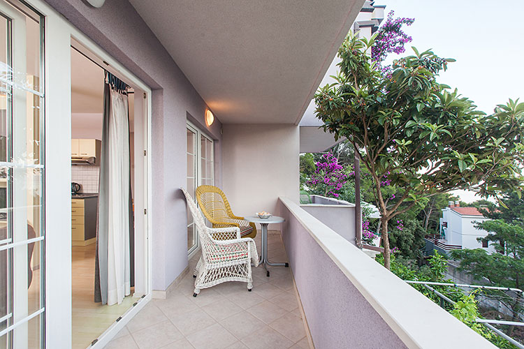 balcony in apartments Montana Krvavica