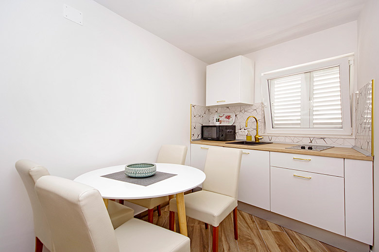 Apartments Roma, Baška Voda - dining room