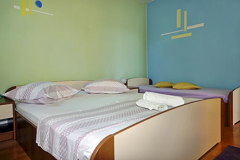 Apartments Roza, Baška Voda - bedroom