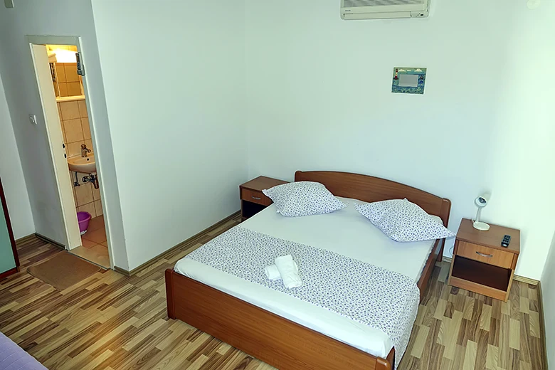 Apartments Roza, Baška Voda - bedroom