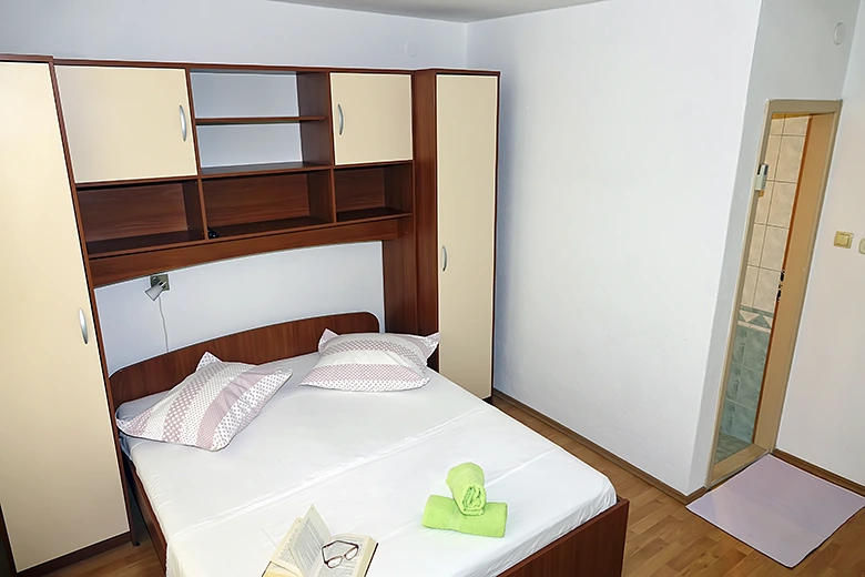 Apartments Roza, Baška Voda - bedroom